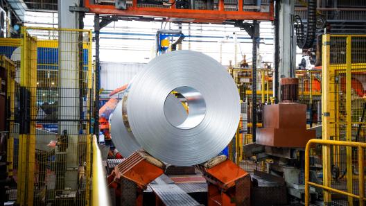 Une bobine d'acier galvanisé sur notre ligne de production de Flémalle